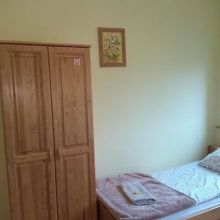 Osir W Czluchowie ホステル *